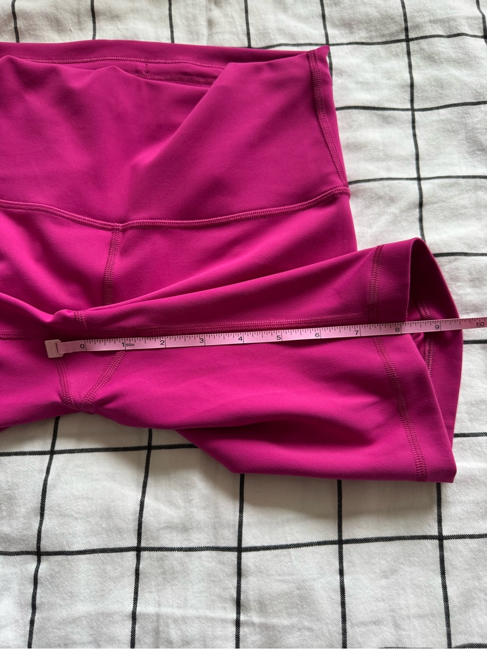 Lululemon Wunder Train High Rise Short 8" Size 6 Ripened Raspberry - Picture 11 of 12